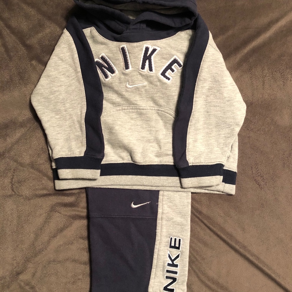 Nike toddler boys sweatsuit